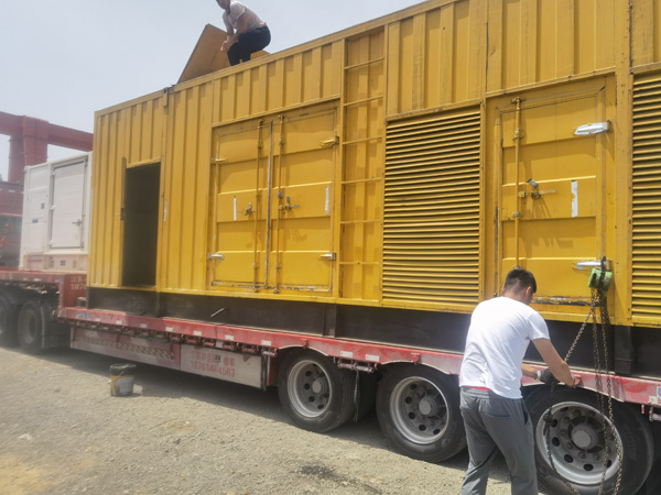 巴林右除了负载情况和发动机维护，还有哪些因素会影响 200kw 柴油发电机的油耗？