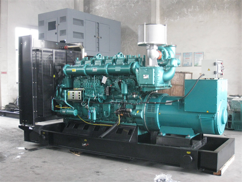 巴林右200KW 柴油发电机的油耗是多少？