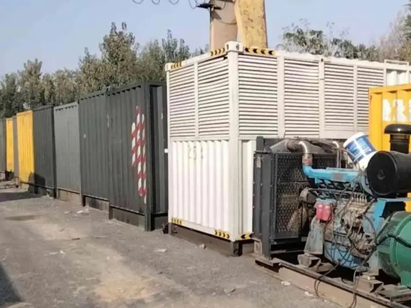 巴林右200KW柴油发电机机组每小时油耗是多少？